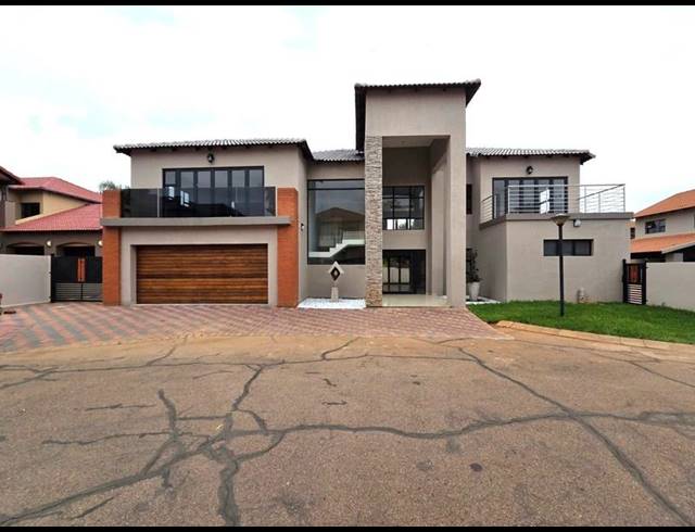 4 BEDROOM HOUSE FOR SALE IN MELODIE